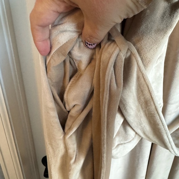 SKIMS Velour Fleece Robe Size 3X Honey beige color - Picture 6 of 9